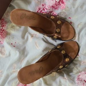 Unique Gold Finest by Onex wedge Heel sandal